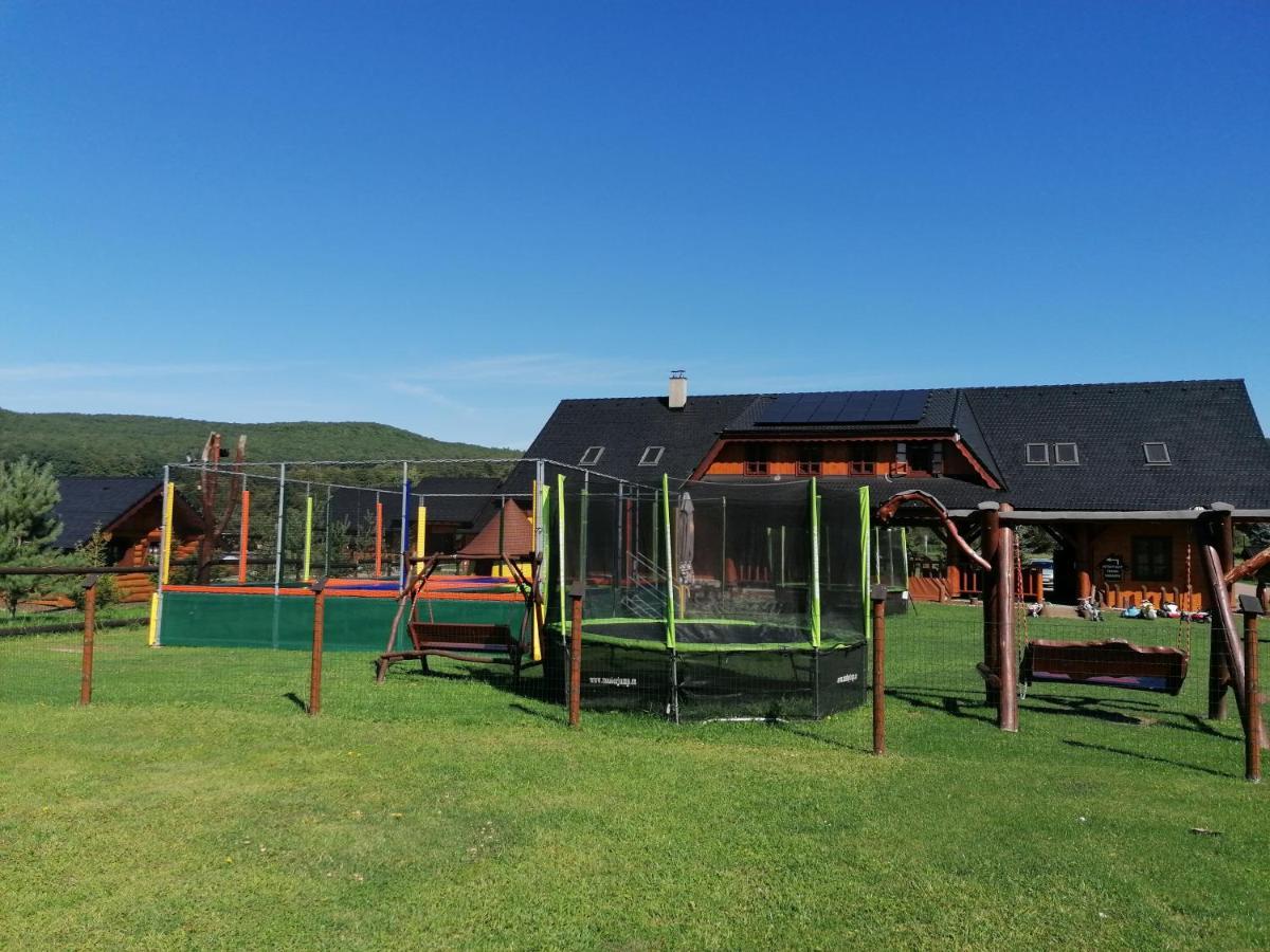 Camp Pacho Hotell Prievidza Exteriör bild