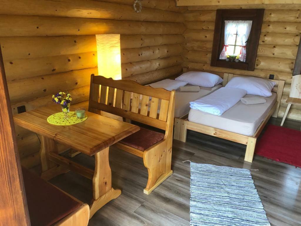 Camp Pacho Hotell Prievidza Exteriör bild